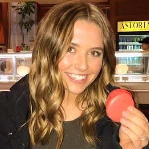 Meet your Posher, Isabel